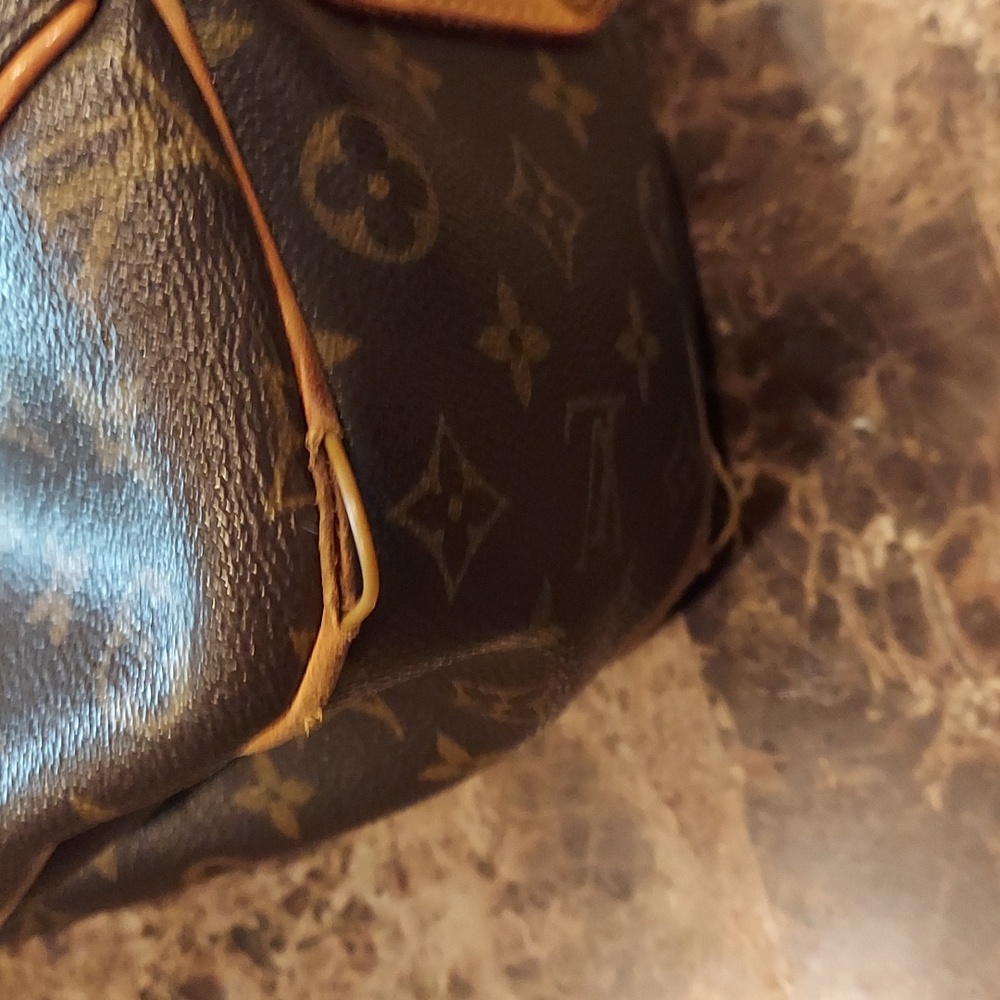 Authentic Louis Vuitton Galleria GM.  Free box and luggage tag with purchase . - Picture 5 of 9